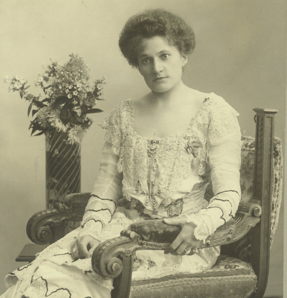 Therese Behr, 1902